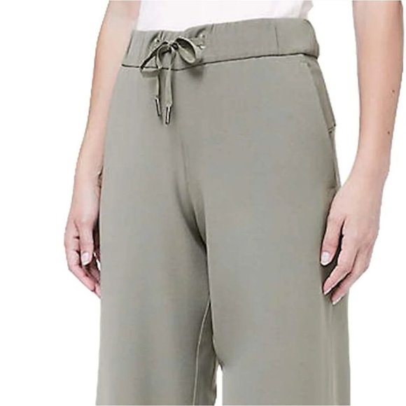 lululemon athletica Pants - Lululemon On the Fly Crop Woven Pant Sage Green Size 6
